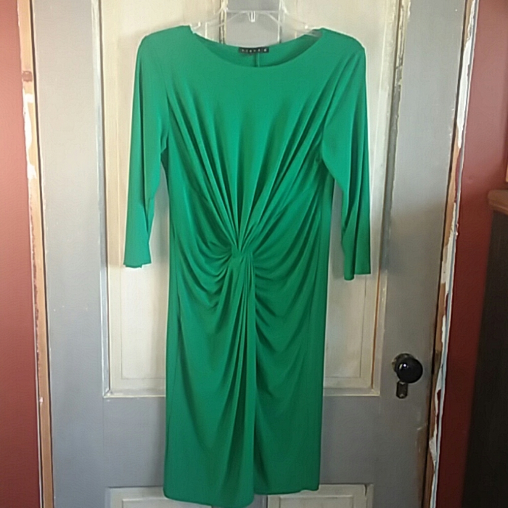 Tiana B. Dress Green - Picture 1 of 4